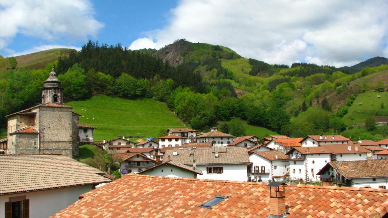 Albergue Olasenea Aterpea Zubieta ภายนอก รูปภาพ