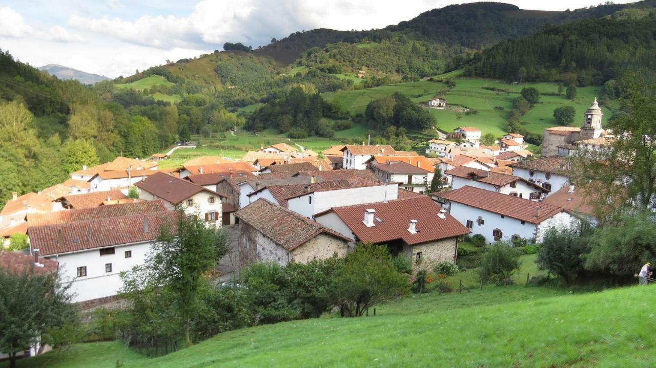 Albergue Olasenea Aterpea Zubieta ภายนอก รูปภาพ